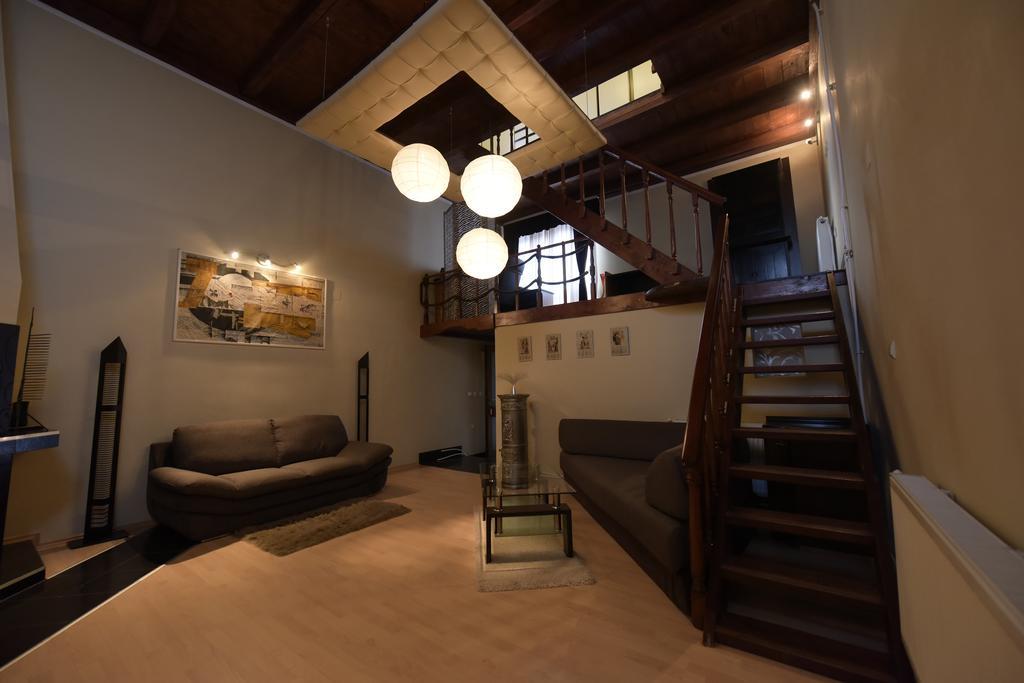 H & V Residence - Split Level Apartment 阿拉德 外观 照片